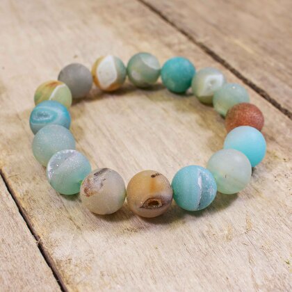 Armband aus kleinen Achatgeoden Grün