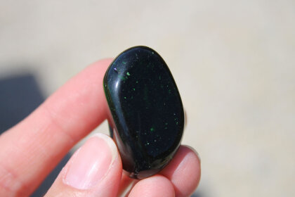 Emerald Smaragd Andara Crystal Dark Green 24,60 g 