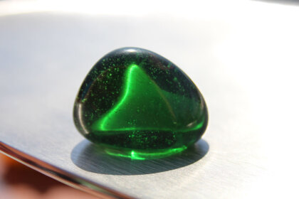 Emerald Smaragd Andara Crystal Dark Green 24,60 g 